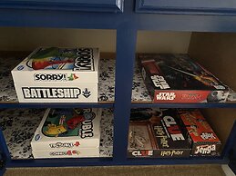 Kern River Retreat - Walk To River & Downtown! 3 Bedroom Retreat by Re