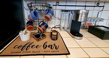 Kern River Retreat - Walk To River & Downtown! 3 Bedroom Retreat by Re