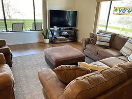 Kern River Retreat - Walk To River & Downtown! 3 Bedroom Retreat by Re