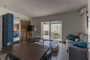 Casa Dina