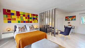 Casa Dina