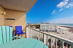 Destin on the Gulf 501 is a Beautiful Gulf Front 5th Floor with Free B