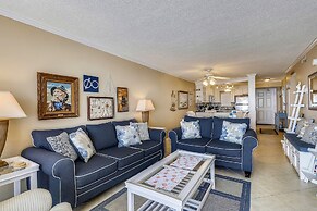 Destin on the Gulf 501 is a Beautiful Gulf Front 5th Floor with Free B