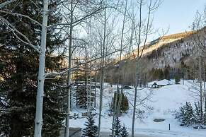 Northwoods Aspen Ski-In Ski-Out Access to Vail Mountain by RedAwning