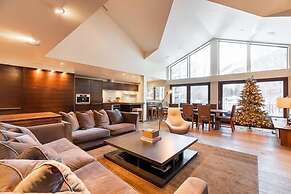 Northwoods Aspen Ski-In Ski-Out Access to Vail Mountain by RedAwning