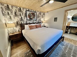 Thomsonite Beach Inn