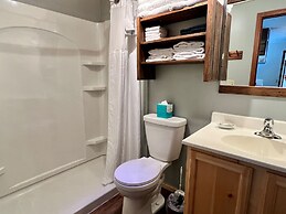 Thomsonite Beach Inn