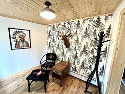 Thomsonite Beach Inn