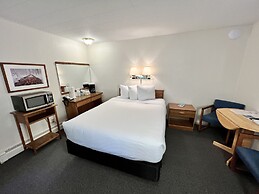 Thomsonite Beach Inn