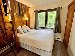 Thomsonite Beach Inn