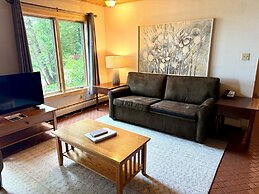 Thomsonite Beach Inn