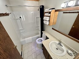 Thomsonite Beach Inn