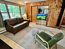 Thomsonite Beach Inn