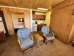 Thomsonite Beach Inn