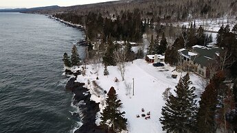 Thomsonite Beach Inn