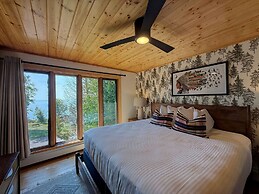 Thomsonite Beach Inn