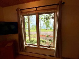 Thomsonite Beach Inn