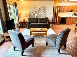 Thomsonite Beach Inn