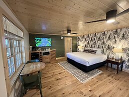 Thomsonite Beach Inn