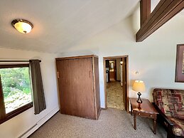 Thomsonite Beach Inn