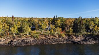 Thomsonite Beach Inn