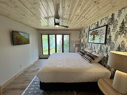 Thomsonite Beach Inn