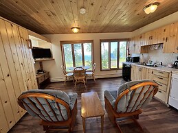 Thomsonite Beach Inn