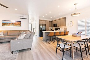 Hilltop Hideaway Vue #28 by RedAwning