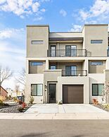 Hilltop Hideaway Vue #28 by RedAwning