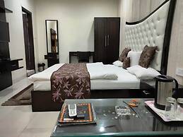 Hotel Mandakini Lush