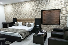 Hotel Mandakini Lush