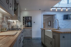 Cambrian Cottage - 3 Bed Cottage - Tenby