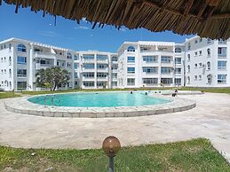 1-bedroom Apartment With Pool View, Beach Experien