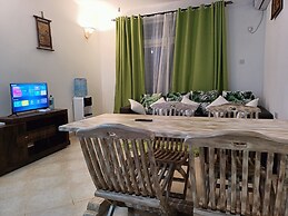 1-bedroom Apartment With Pool View, Beach Experien