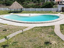 1-bedroom Apartment With Pool View, Beach Experien