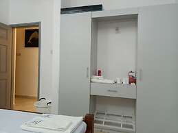 1-bedroom Apartment With Pool View, Beach Experien