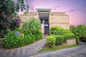 Wanda Reign Resort & Villa Haitang Bay