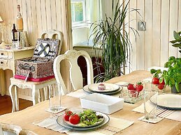 Holiday Lettings Beech Lodge - Stunning 6-bed King