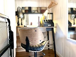 Holiday Lettings Beech Lodge - Stunning 6-bed King