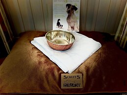 Holiday Lettings Beech Lodge - Stunning 6-bed King