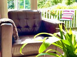 Holiday Lettings Beech Lodge - Stunning 6-bed King