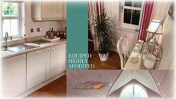 Holiday Lettings Beech Lodge - Stunning 6-bed King