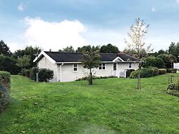 Holiday Lettings Beech Lodge - Stunning 6-bed King