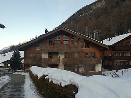 Haus Bärgbach by Zermatt Premium Apartments