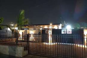 Oheneba Tema - Luxury Hot -tub Retreat With Wi-fi