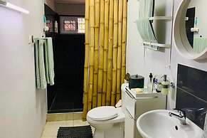 Oheneba Tema - Luxury Hot -tub Retreat With Wi-fi