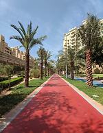 2BR on Palm Jumeirah With Beach and Complimentary Golf