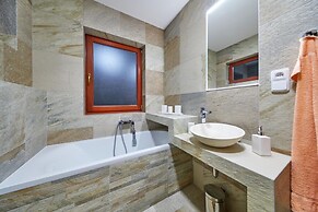 Cerna Kcg350 in Cermn