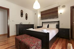 Grand Parliament Duplex by Homing