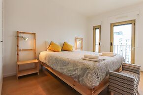 Modern Bright Avenidas Novas by Homing